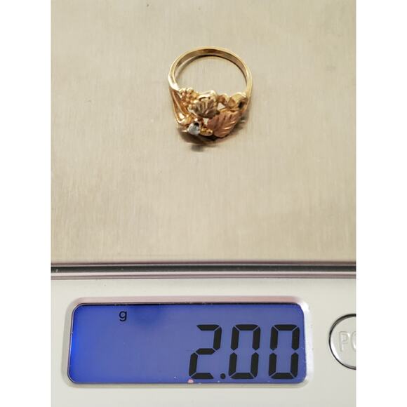 Vintage 10k Black Hills Gold Grape Leaf Pinky Ring - Picture 7 of 7